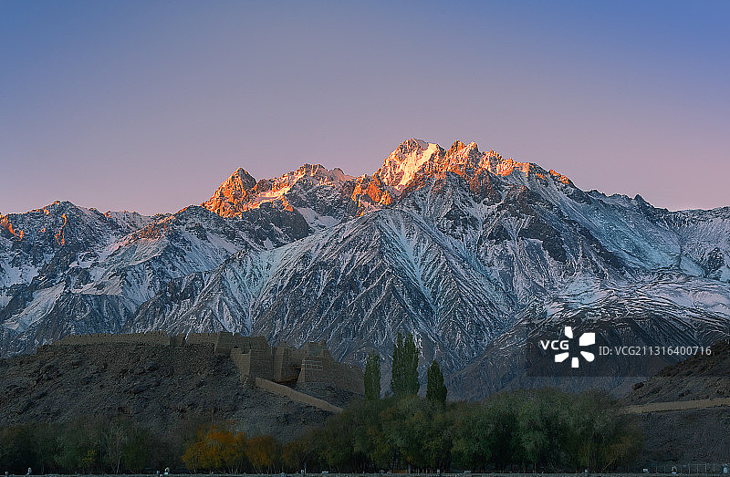 日照金山图片素材