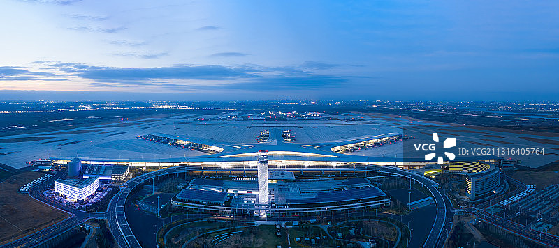 青岛胶东国际机场夜景图片素材