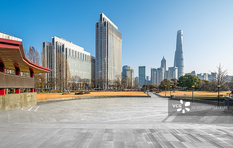 上海公园广场和上海中心大厦图片素材