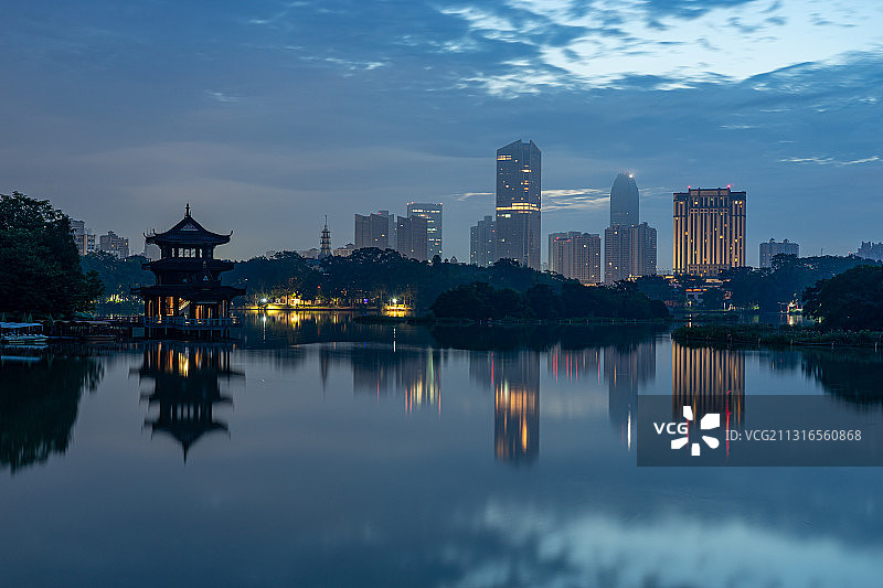 中国广东省惠州市惠州西湖日出风光图片素材