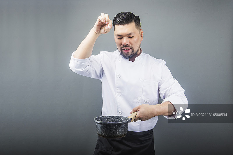 一位中国男厨师图片素材