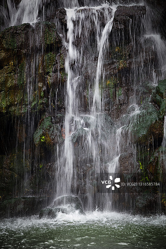 江苏省杨州市双峰云栈瀑布风光图片素材