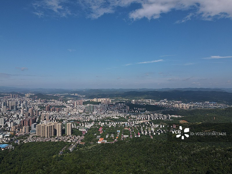 从苏仙岭山顶俯瞰郴州图片素材