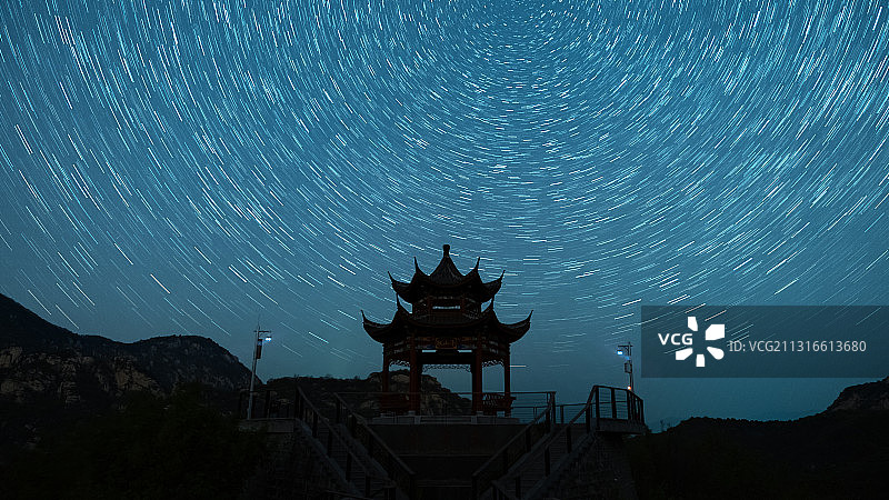 敬山亭星轨图片素材
