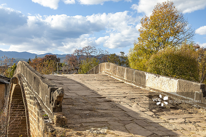 大理 沙溪镇 茶马古道 古桥图片素材