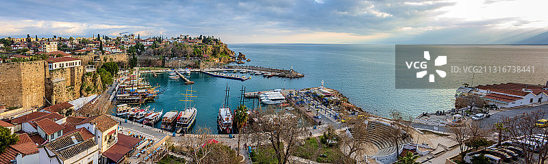 土耳其安塔利亚海港全景图片素材