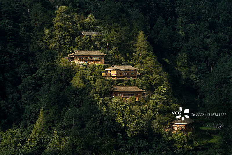 林间小屋图片素材