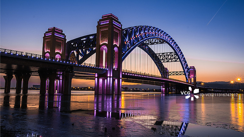 蓝色晋阳桥图片素材