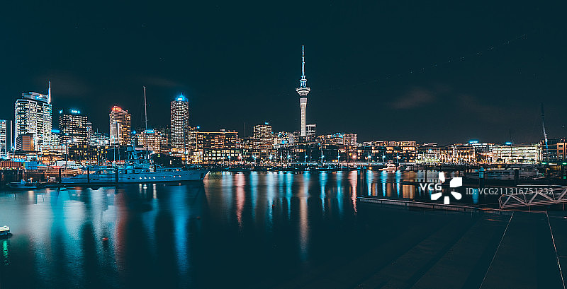 Lights of Sky tower图片素材