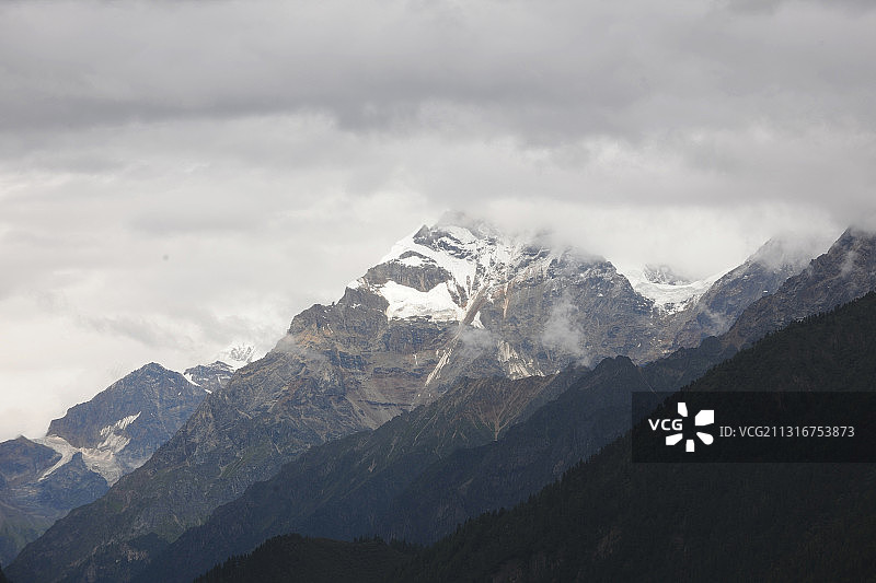 西藏，巴松湖风景图片素材