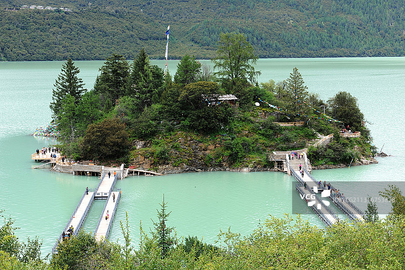 西藏，巴松湖风景图片素材