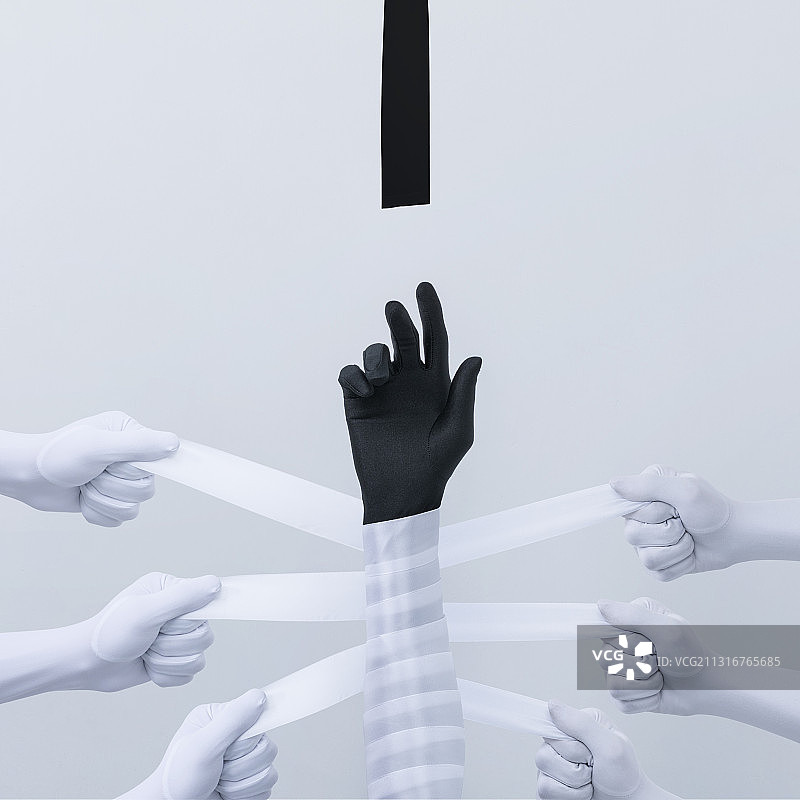 异类-牵制图片素材