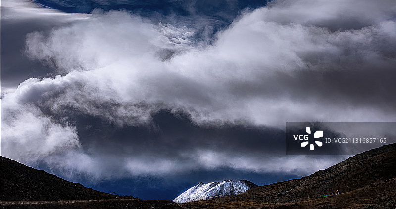 西藏八宿东达山口图片素材