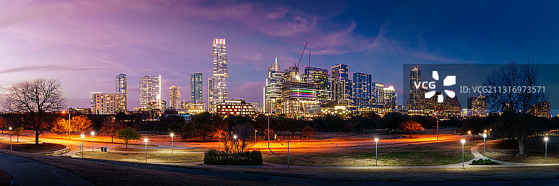 美国德克萨斯州奥斯汀夜景全景图片素材