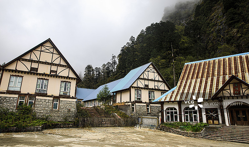 1E8A7355-海螺沟冰川森林公园的酒店--2020.11图片素材