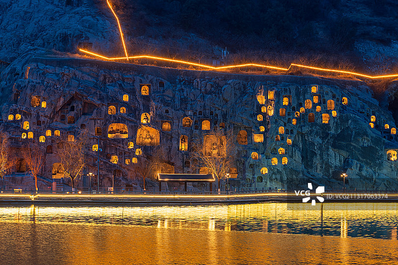 河南洛阳龙门石窟景区夜景户外风光图片素材