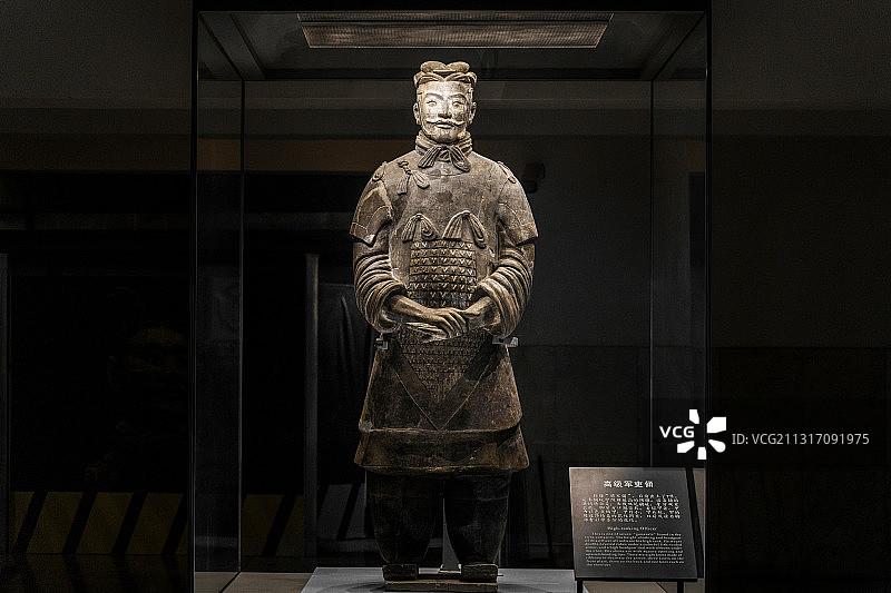 陕西西安秦始皇兵马俑博物馆馆藏高级军吏俑图片素材