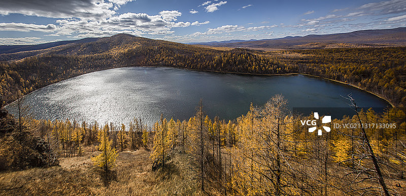 阿尔山天池图片素材