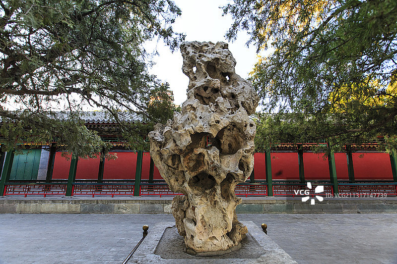 北京颐和园排云门前十二属相石图片素材