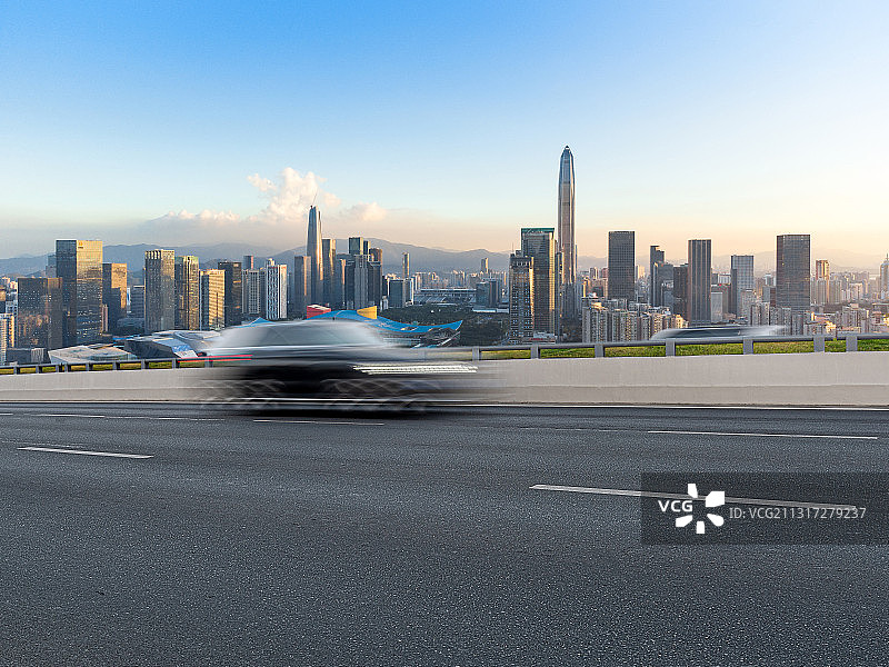 深圳福田CBD城市风光和高速行驶出行旅游的汽车图片素材