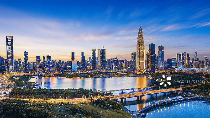 广东省深圳市南山区后海深圳湾人才公园黄昏航拍风光图片素材