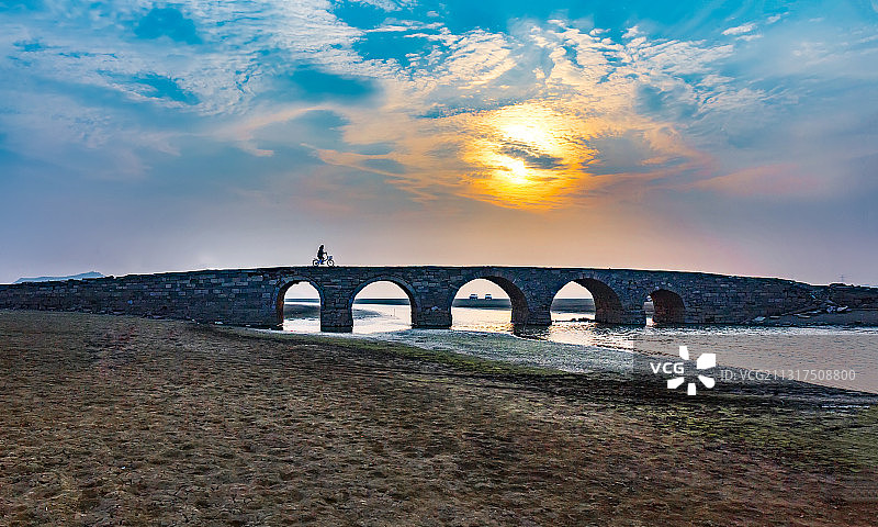 五孔桥落日图片素材