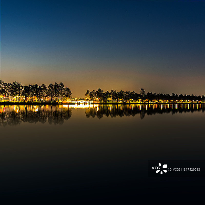 夜东湖图片素材