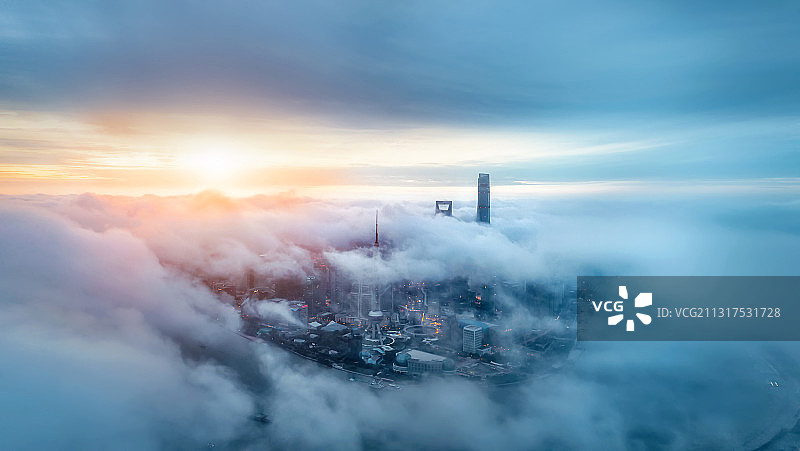 城市上海魔都云朵风景大片图片素材