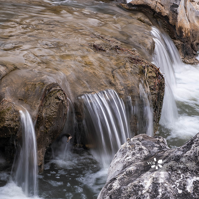 清泉石上流图片素材