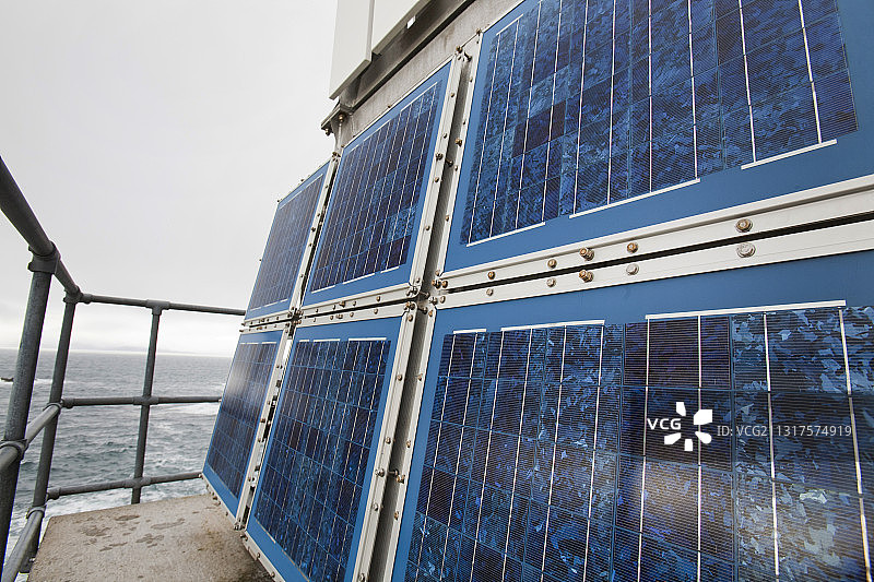 英国苏格兰斯凯岛斯莱特角灯塔，由太阳能供电图片素材