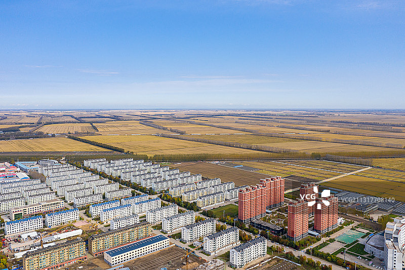 航拍黑龙江省同江市城市天际线图片素材