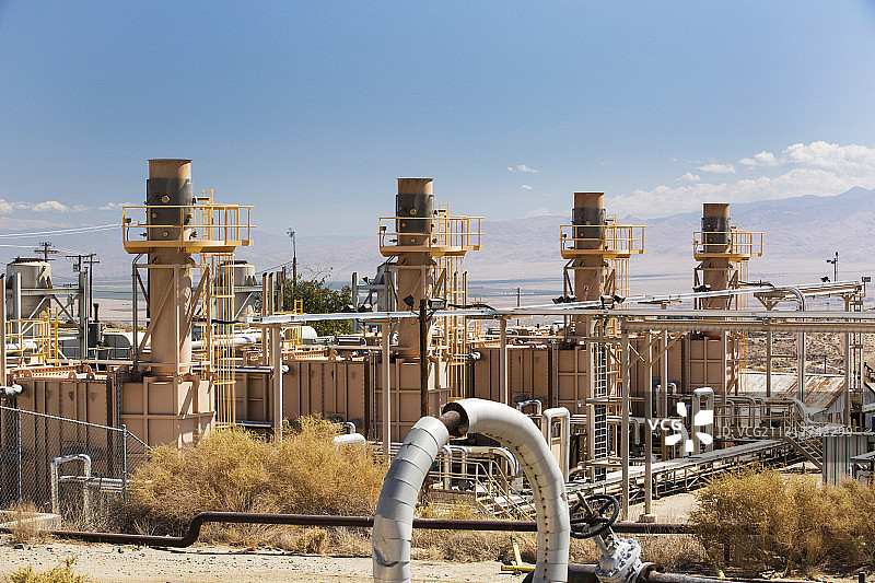 美国加利福尼亚州塔夫特中途日落油田的基础设施图片素材