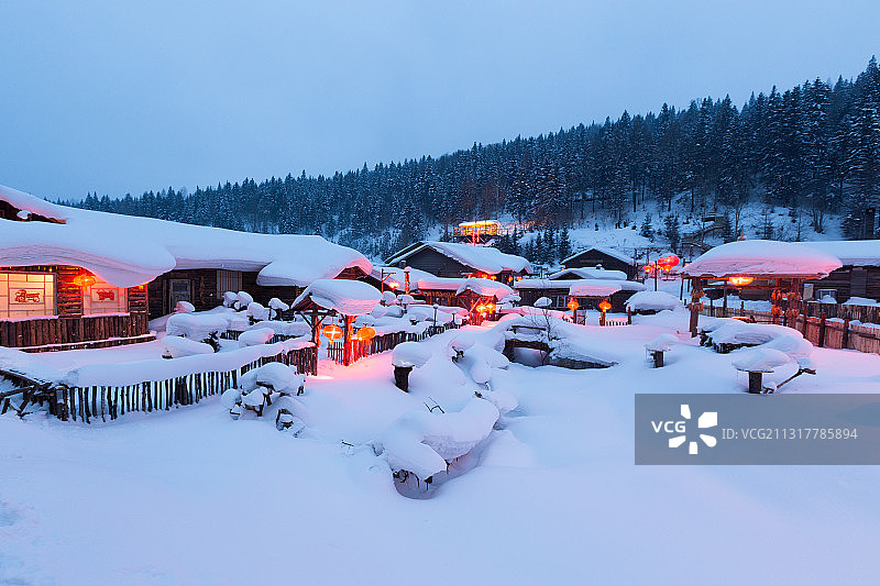 冰雪世界，中国黑龙江冬季雪乡的雪景图片素材