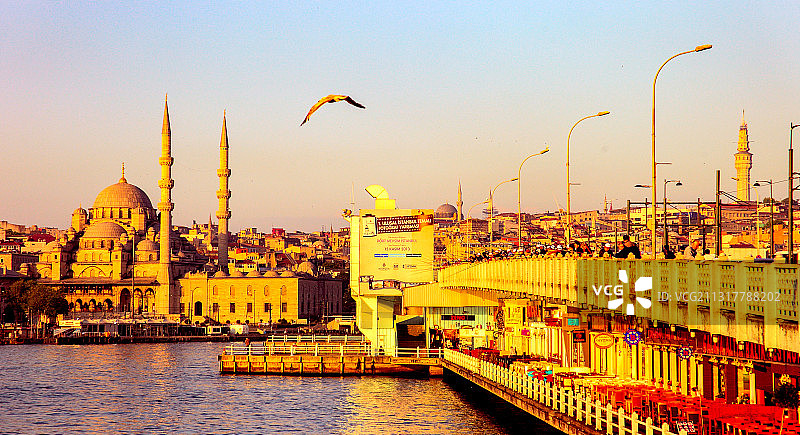 伊斯坦布尔的晨光图片素材