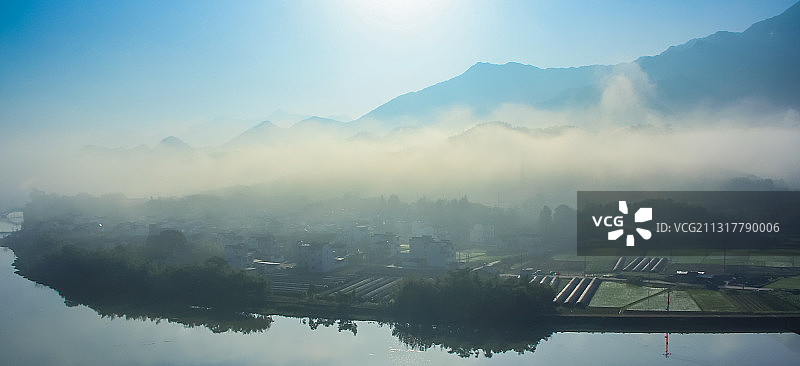 龙川晨雾图片素材