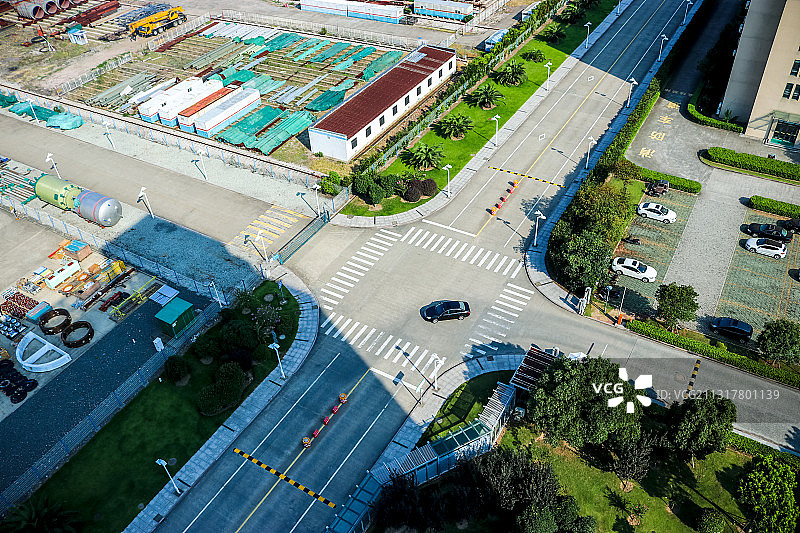 浙江一处工业园区中的十字路口，如微缩景观一般图片素材