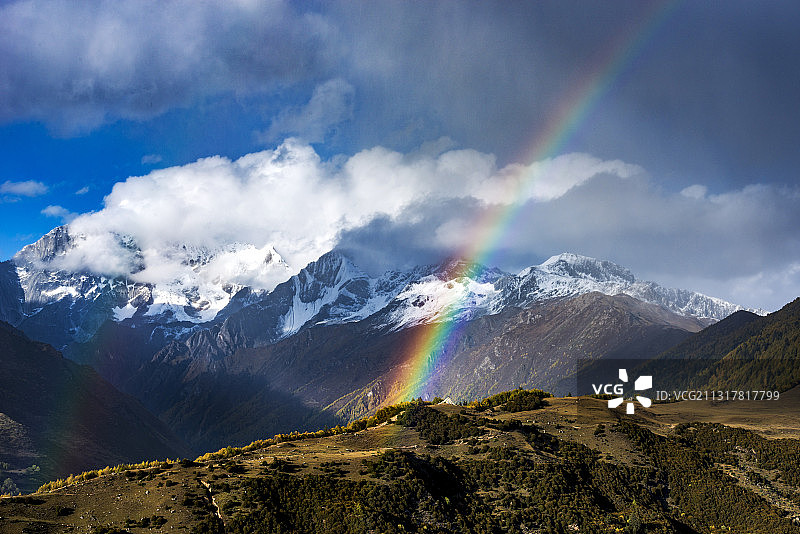 双桥飞架四姑娘山图片素材