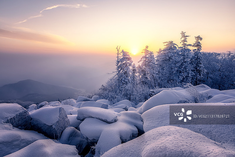 日出幻境图片素材