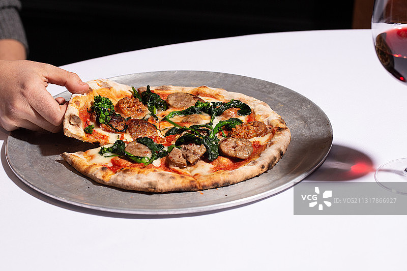 披萨，意大利美食，砖炉，奶酪图片素材