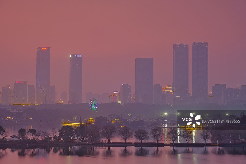 夜幕下的长沙烈士公园图片素材