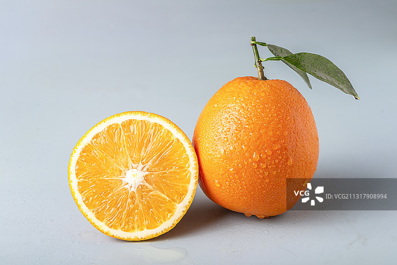 棚拍新鲜的脐橙图片素材
