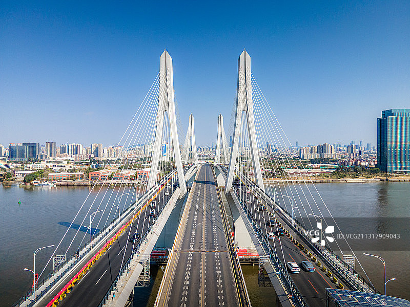 现代桥梁建筑，中国广州洛溪大桥图片素材