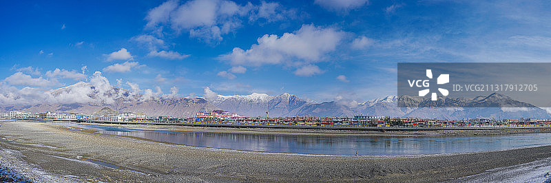 雪后的拉萨河畔图片素材