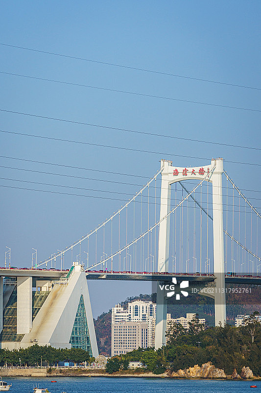 蓝天下的厦门海沧大桥特写图片素材