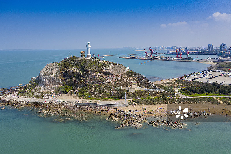 海南东方鱼鳞洲灯塔图片素材