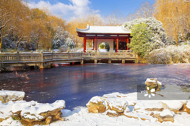 江苏省南京市雨花台风景区木樨苑雪风光图片素材