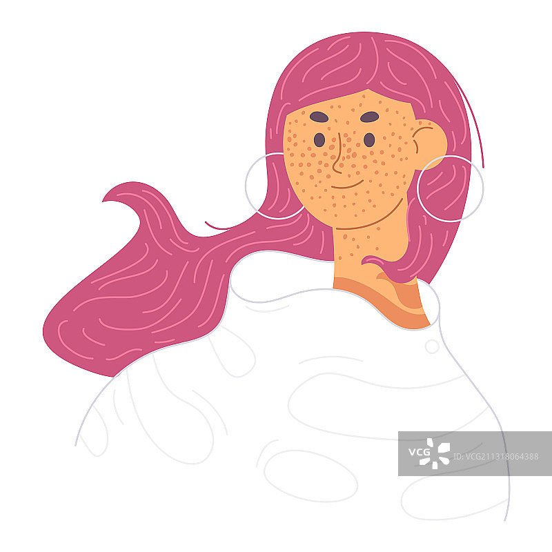 喜欢自己的雀斑年轻女人图片素材