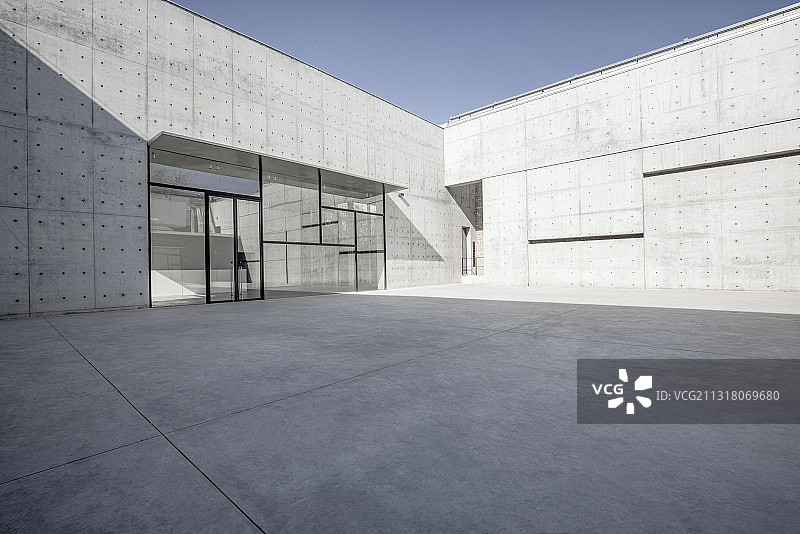 汽车广告背景图  商务 汽车 现代城市建筑图片素材