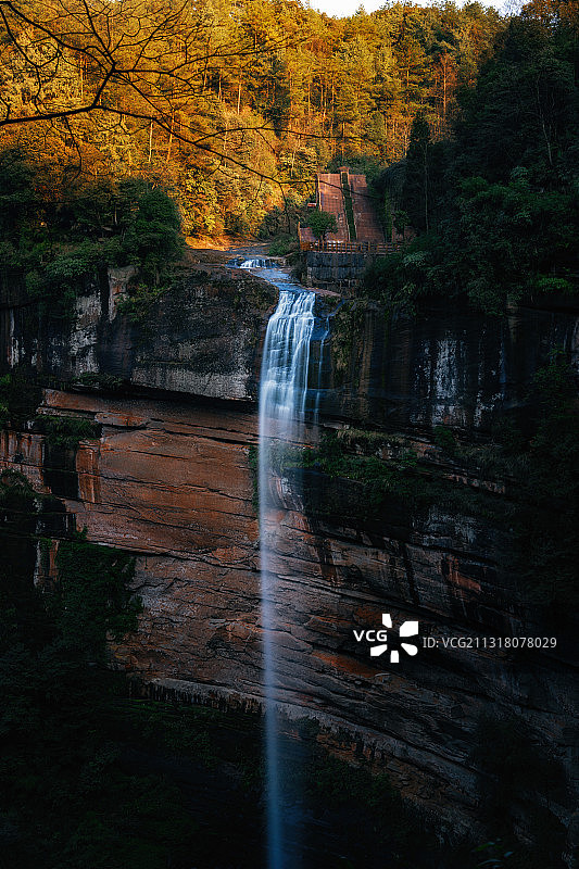 飞流直下三千尺图片素材
