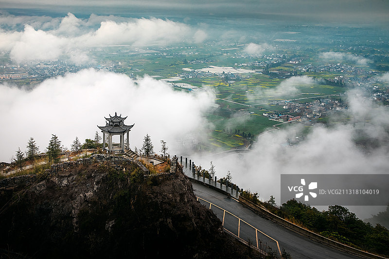 白崖傍山亭  云南省大理州弥渡县红岩后山图片素材